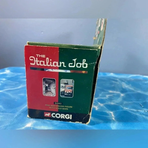 Corgi #04441 The Italian Job (1969) Blue Mini & Driver + Gold Bars - Rare🏦🚙🛣️ - Picture 3 of 12